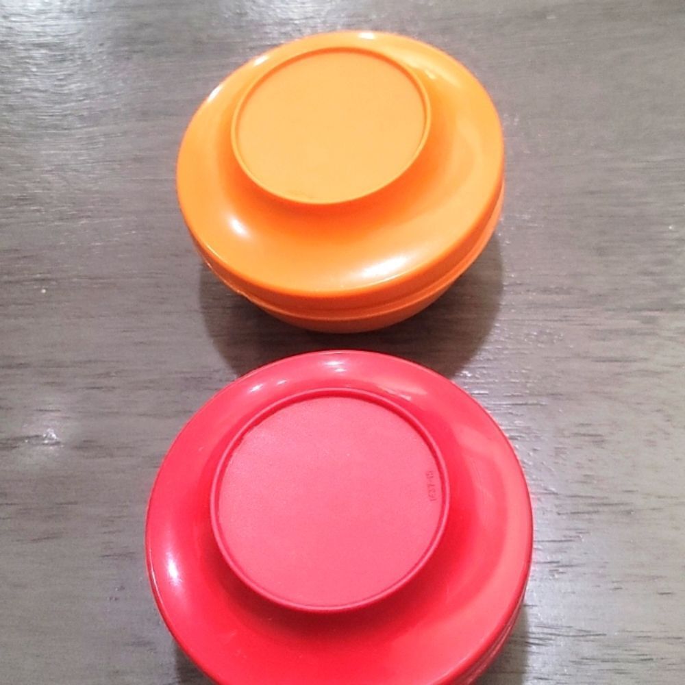 Vintage tupperware bowls‎